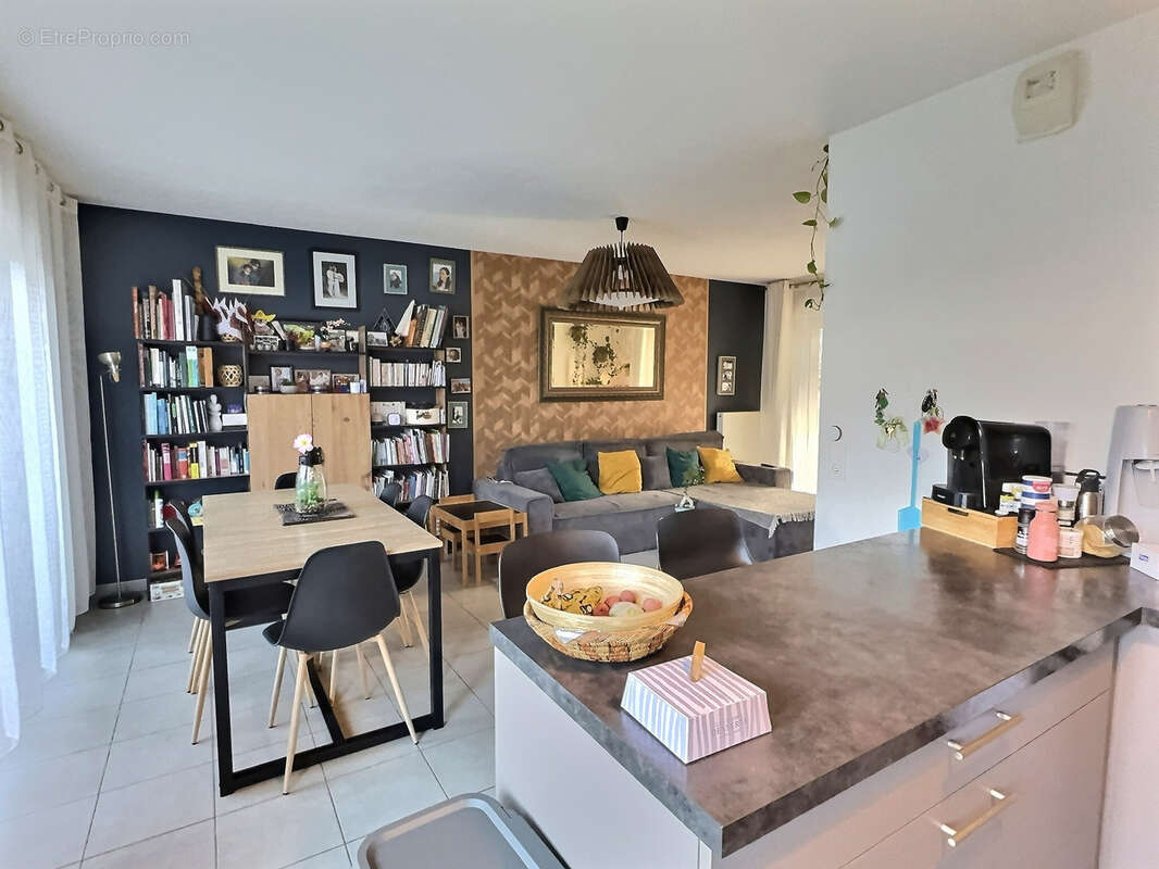 Maison à SAINT-BRES