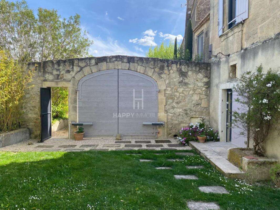 Maison à MOURIES