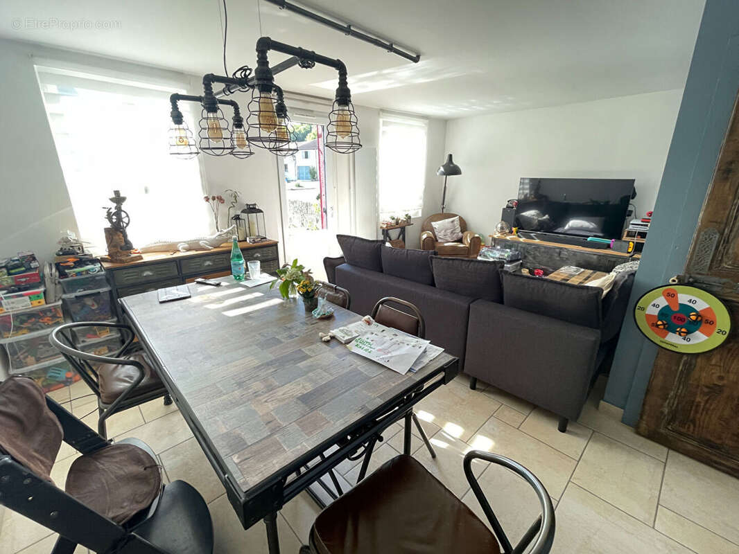 Maison à LISLE-EN-RIGAULT