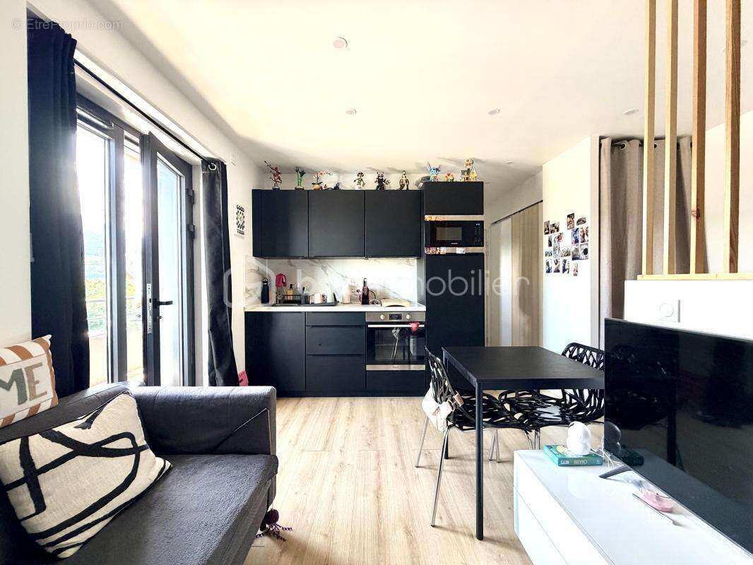 Appartement à SAINT-MARTIN-BELLEVUE