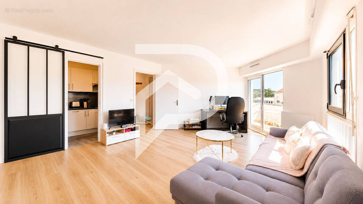 Appartement à VERNEUIL-SUR-SEINE