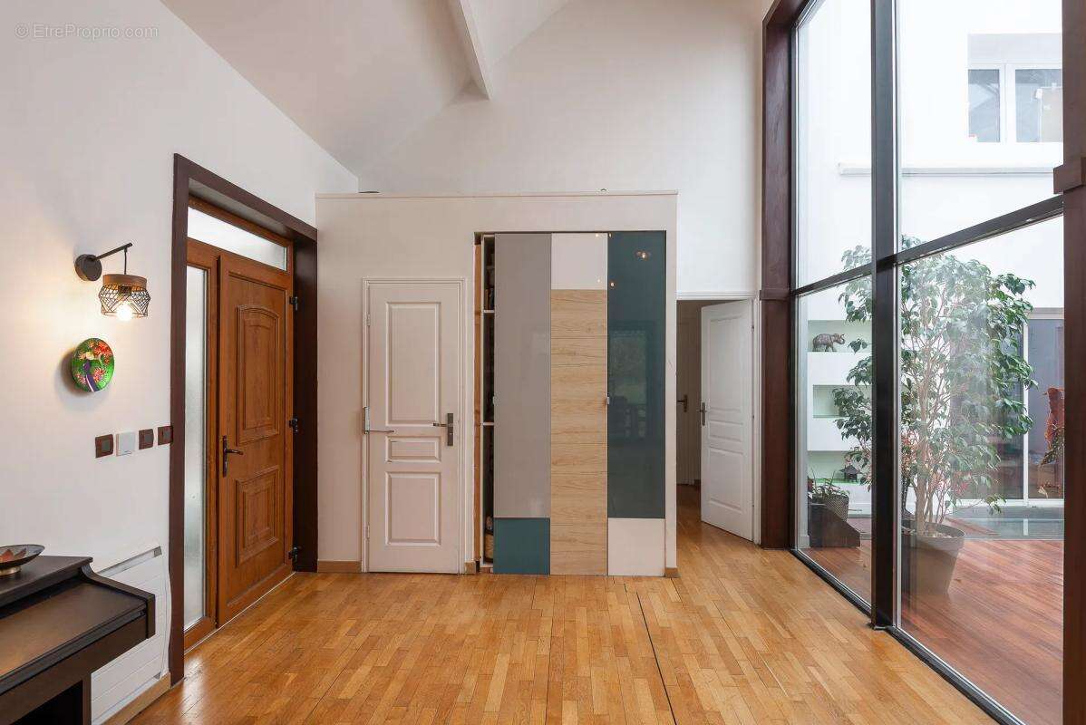 Maison à VILLENEUVE-SAINT-DENIS