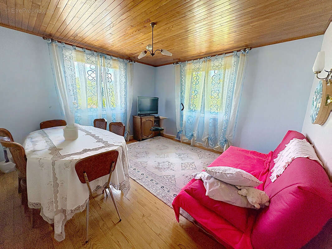 Appartement à AMANCY