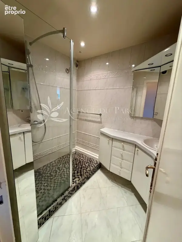 Superbe appartement 4 pièces avec vue mer à Villeneuve-Loubet - photo 12