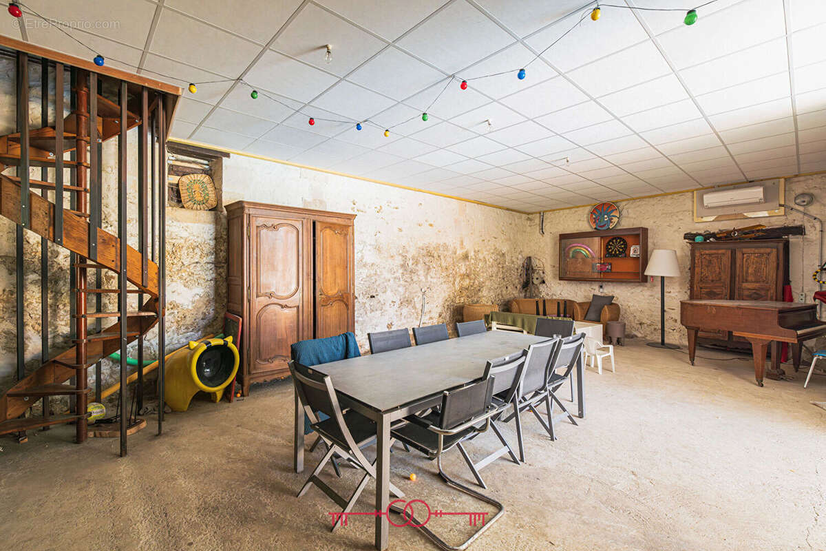 Maison à COULONGES-COHAN