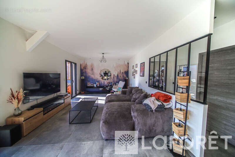 Maison à CHATEAUROUX-LES-ALPES