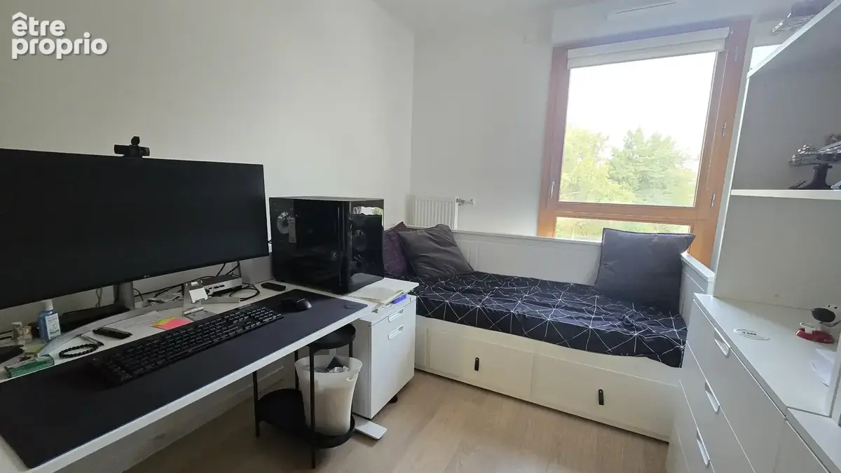4/5  pieces avec terrasse - 3 chambres - vue degagee sans vis a vis - a proximite de tout. - photo 11