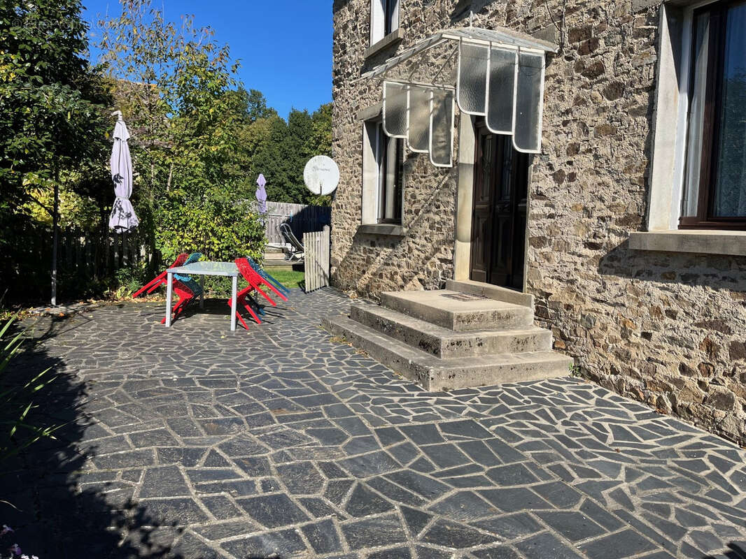 Maison à COUSSAC-BONNEVAL