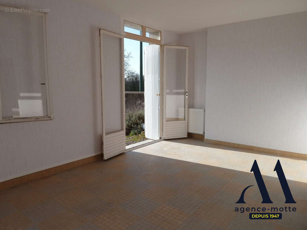 Appartement à SAINT-CYR-SUR-LOIRE