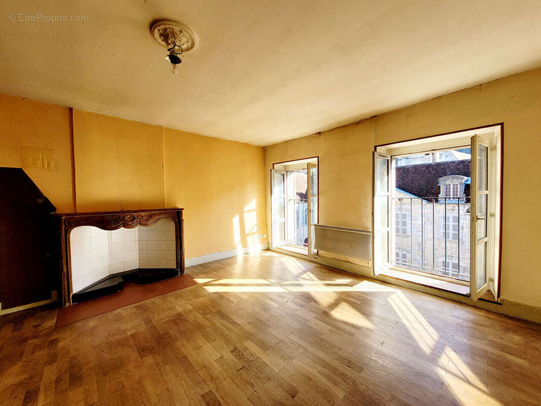 Appartement à POLIGNY