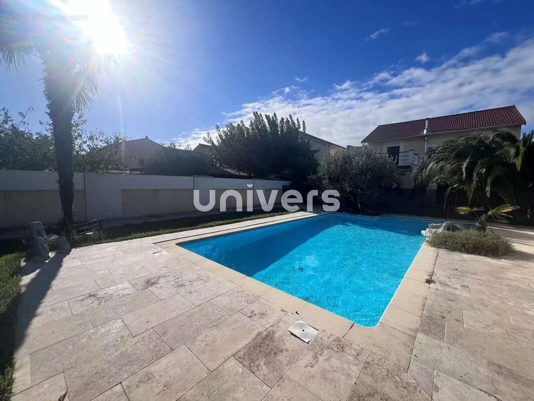 Maison à BOURG-LES-VALENCE