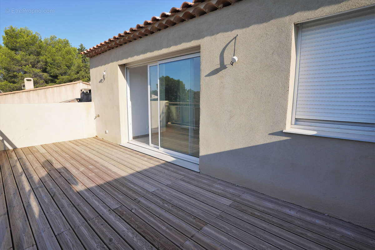 Appartement à VENTABREN