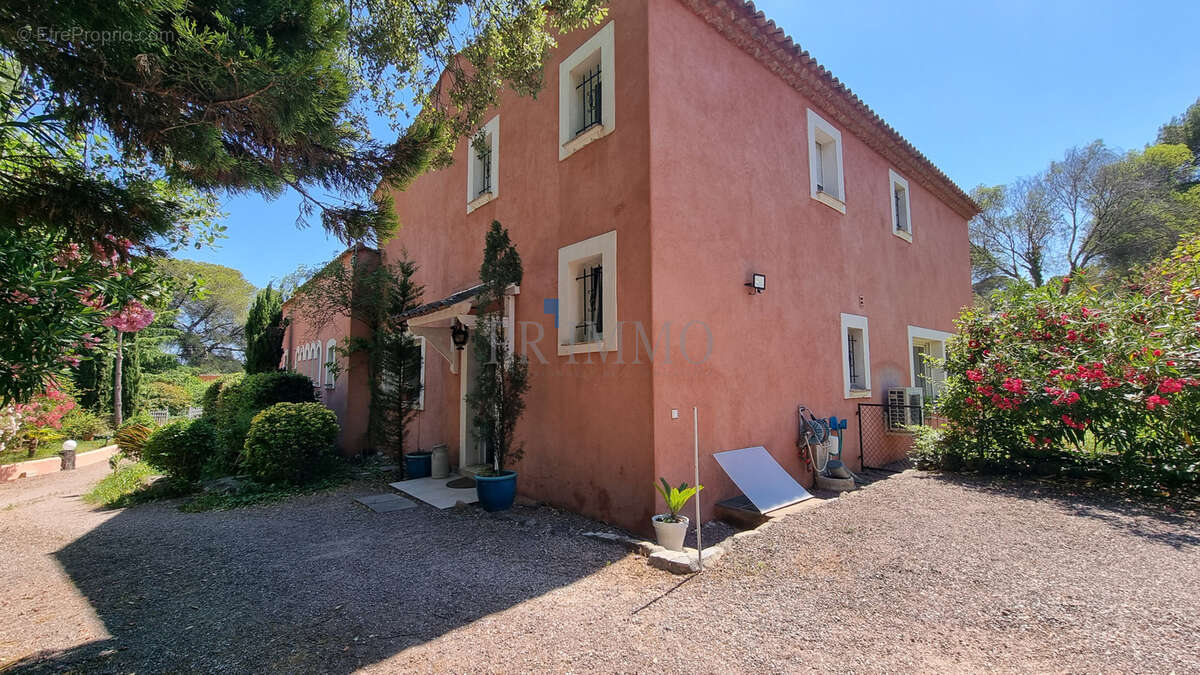 Maison à FREJUS