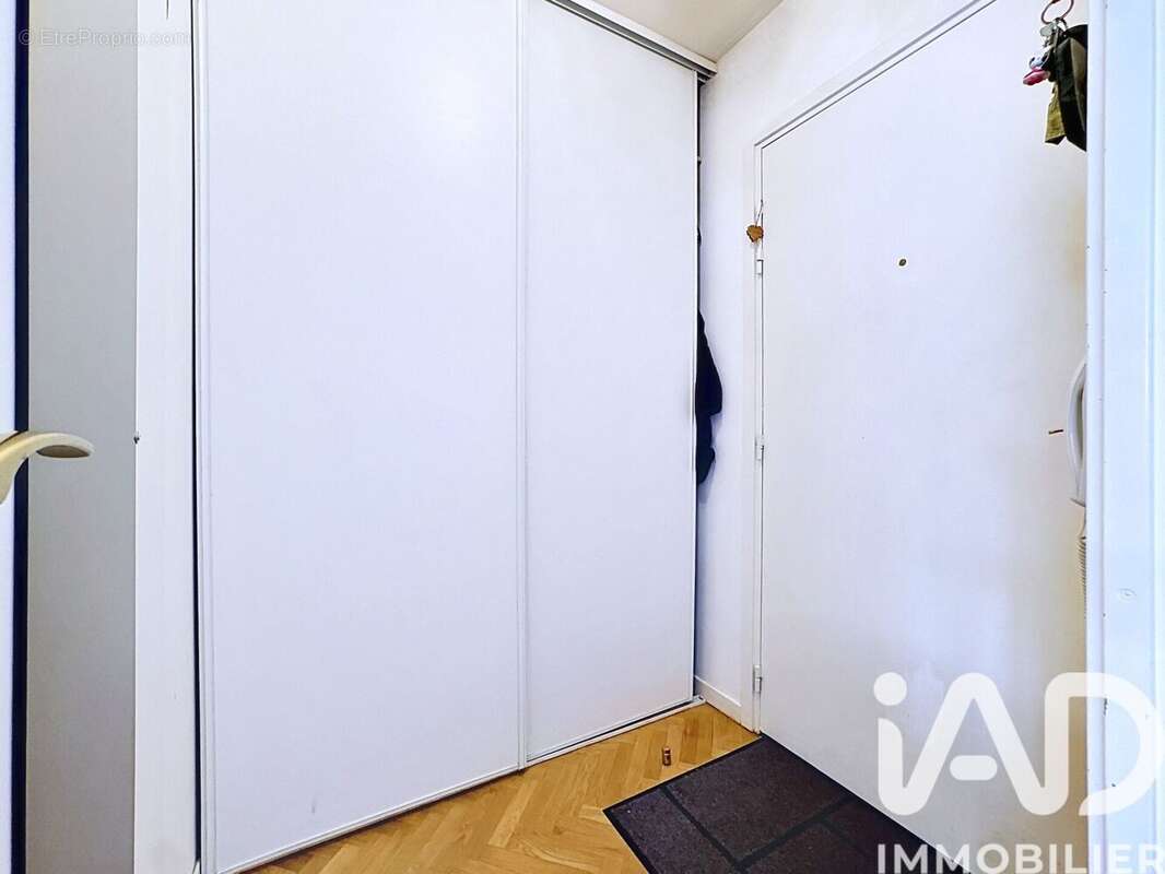 Photo 2 - Appartement à BUSSY-SAINT-GEORGES