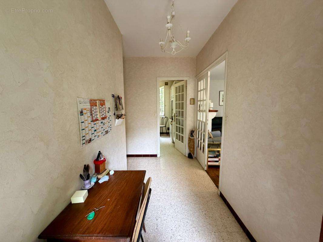 Aux amateurs de rénovation : ce bien est fait pour vous ! - photo 11