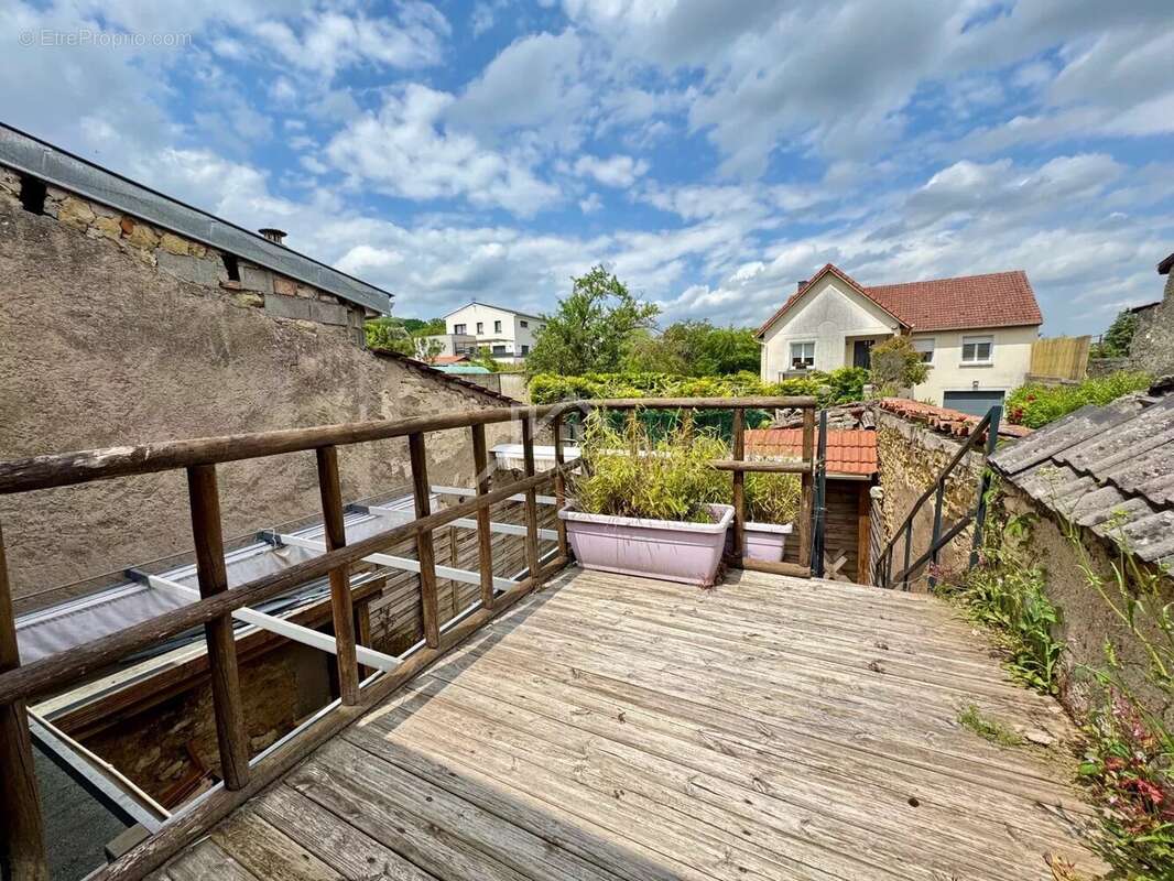 Maison à JEZAINVILLE