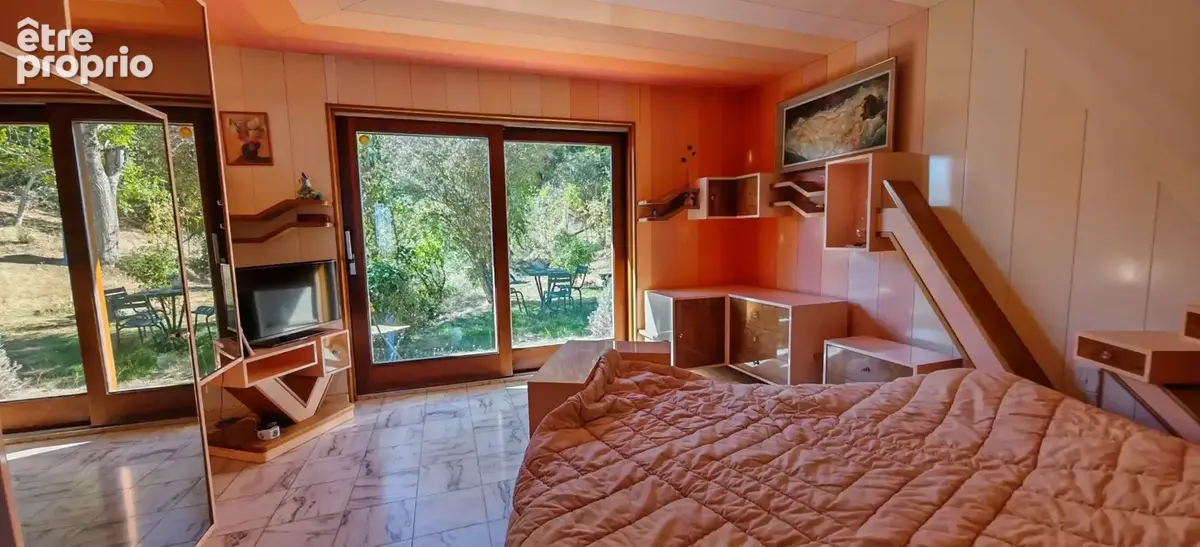 Maison lumineuse avec vue imprenable, jardin arboré et sous sol complet - photo 8