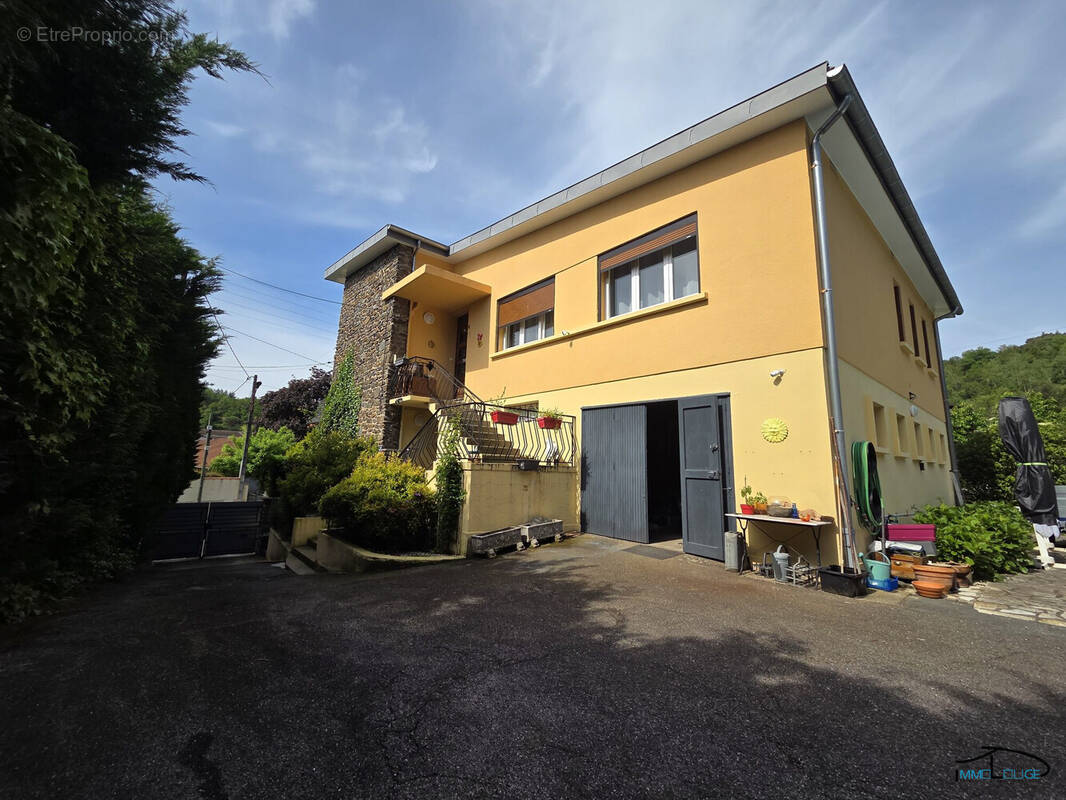 Maison à DECAZEVILLE