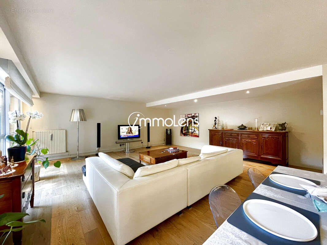 LENS Appartement T4 145m2 standing - terrasse - garage - photo 23