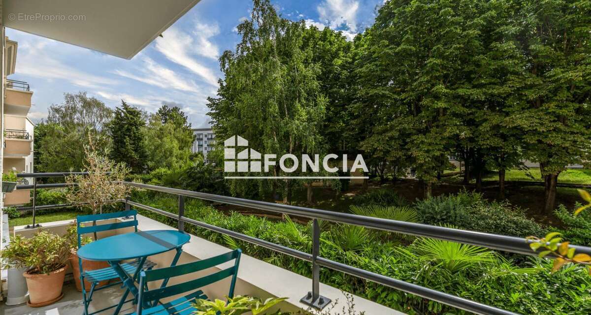 Appartement à FRESNES