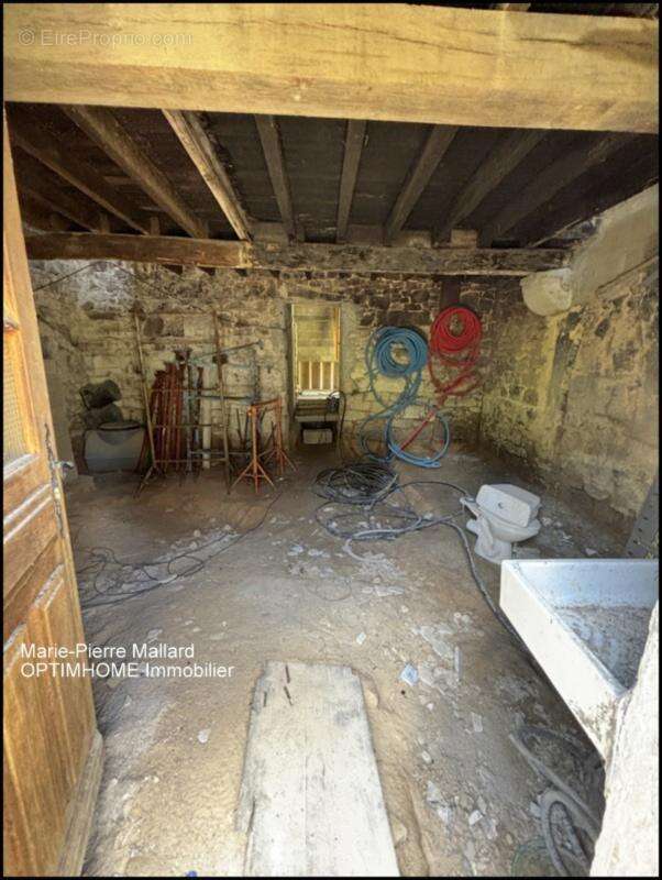 Maison à finir de rénover à ROYERE DE VASSIVIERE (23) - photo 9