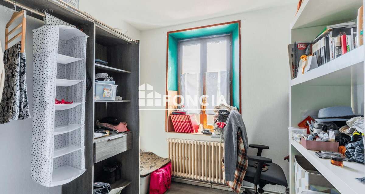 Appartement à CHATEL-SAINT-GERMAIN