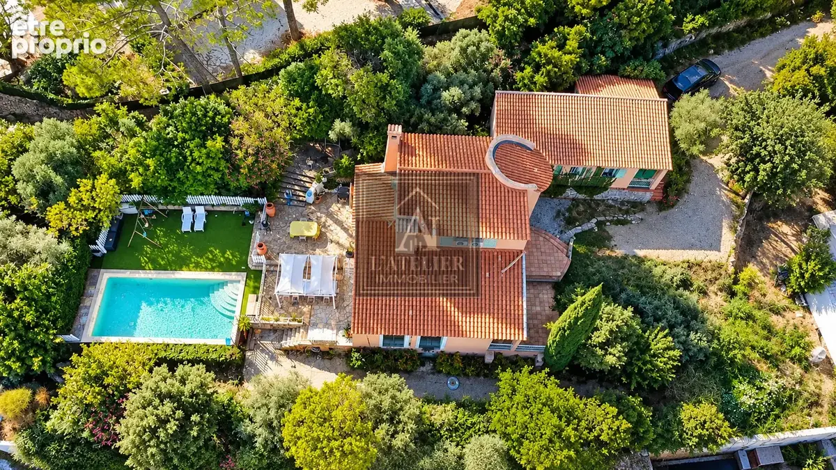 Maison de 210 m2 avec piscine et garage sur une parcelle de 1971 m2 - photo 3