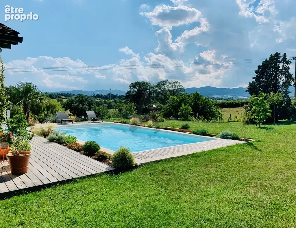 Grezieu-la-varenne   maison d architecte avec parc paysage-piscine - photo 2