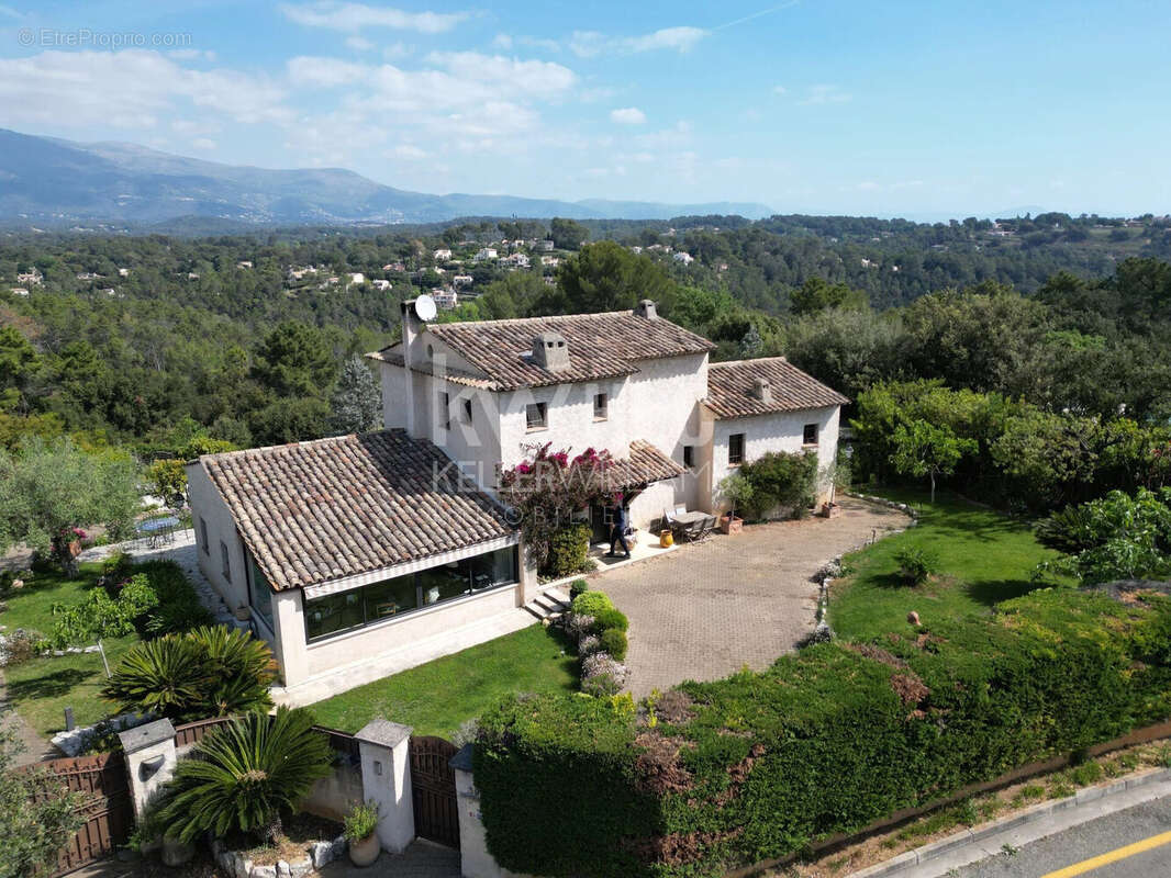 Maison à ROQUEFORT-LES-PINS