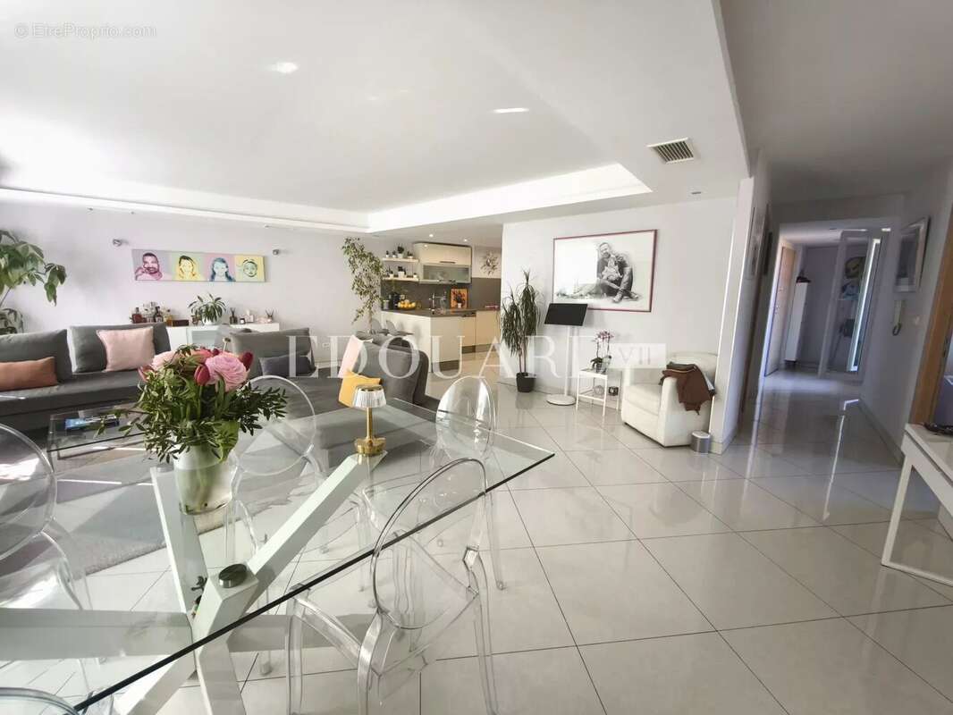 Appartement à ROQUEBRUNE-CAP-MARTIN