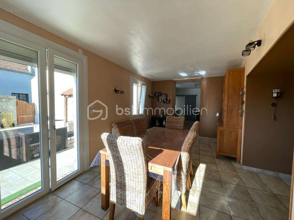 Maison à ECHILLEUSES