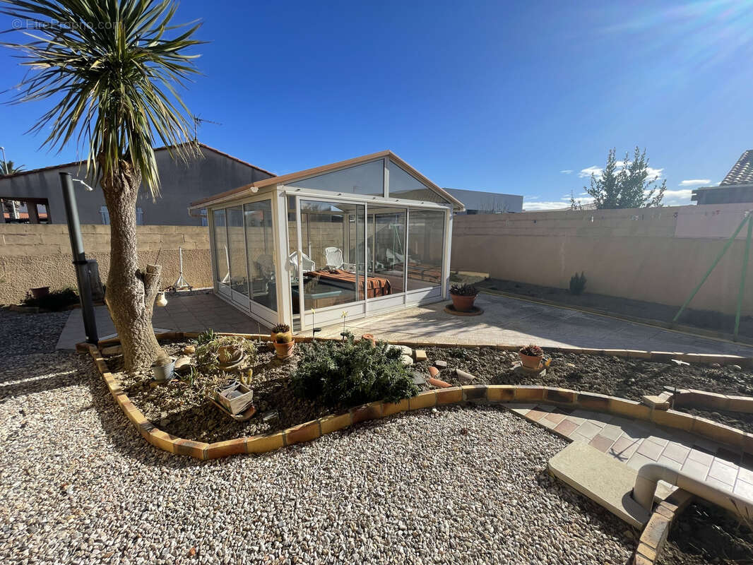 Maison à SAINT-LAURENT-DE-LA-SALANQUE