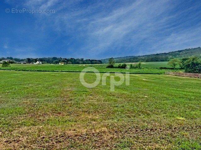 Terrain à SACY-LE-GRAND