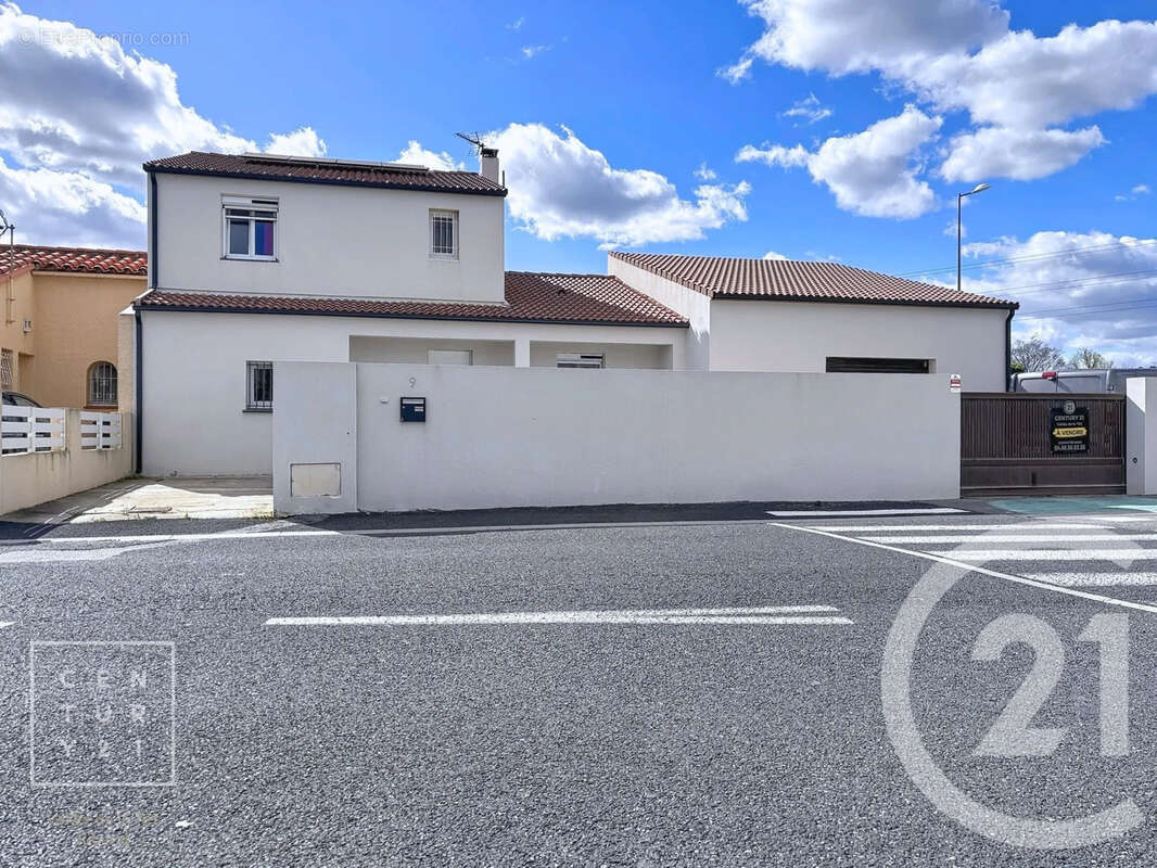 Maison 160 m² à Le Soler  - photo 3