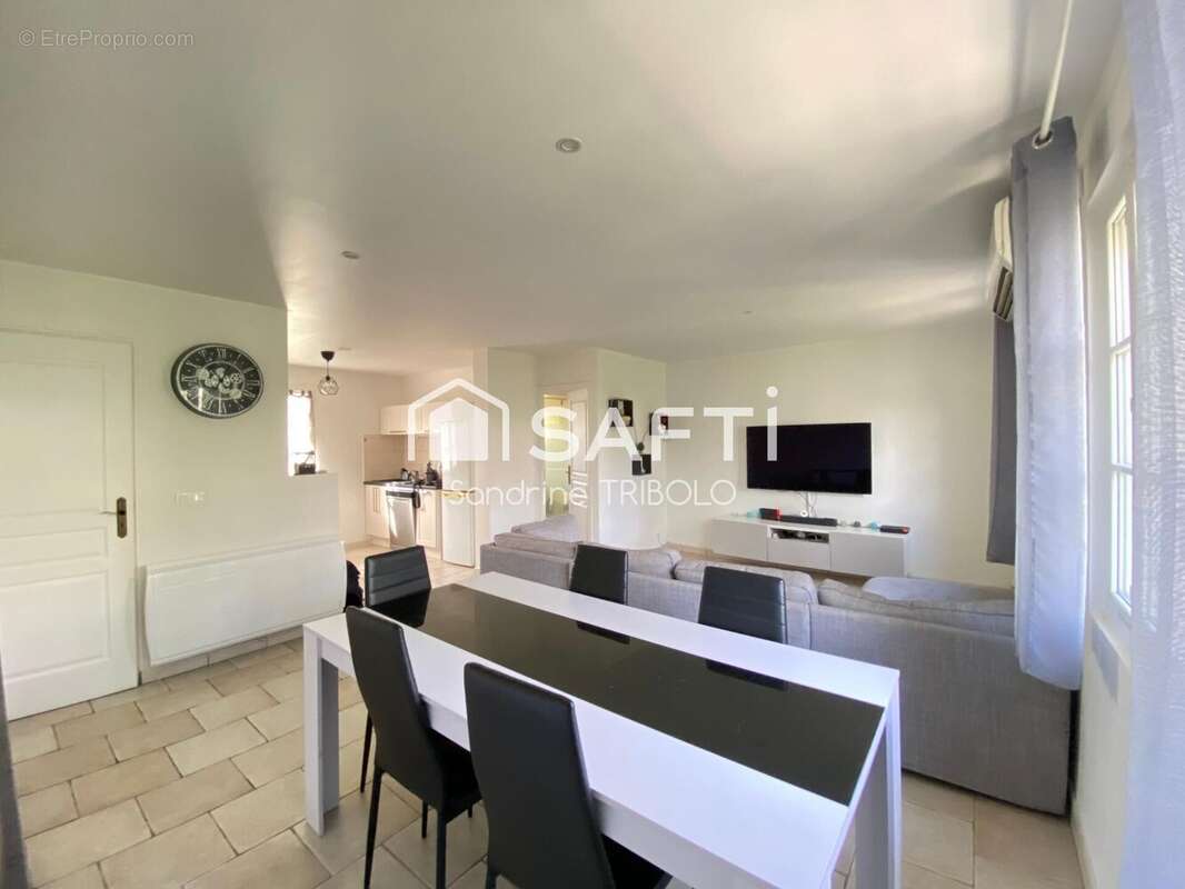 Photo 2 - Appartement à PEYROLLES-EN-PROVENCE