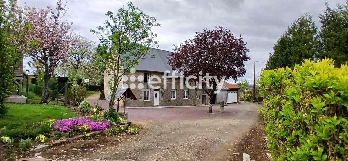 Maison à SAINT-SEVER-CALVADOS