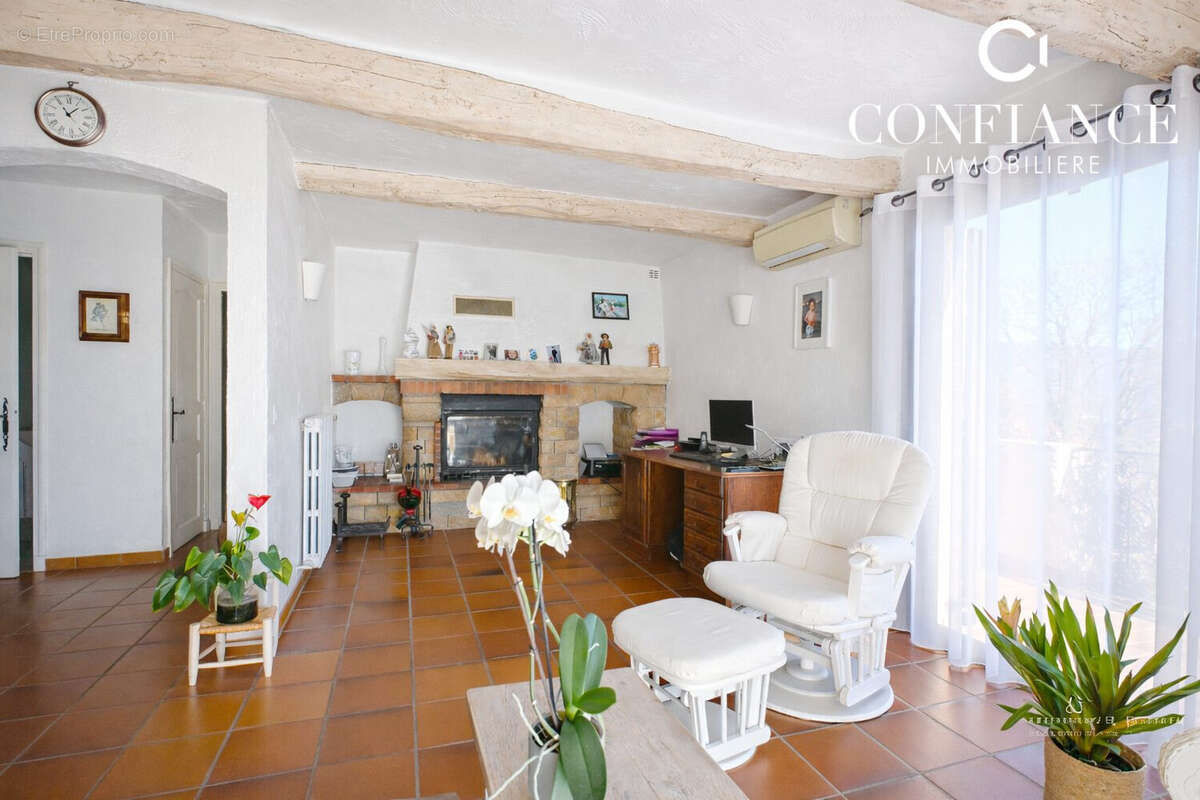 Maison à GATTIERES