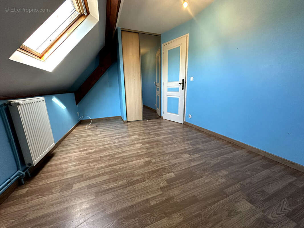 Maison à VILLENEUVE-LA-GUYARD