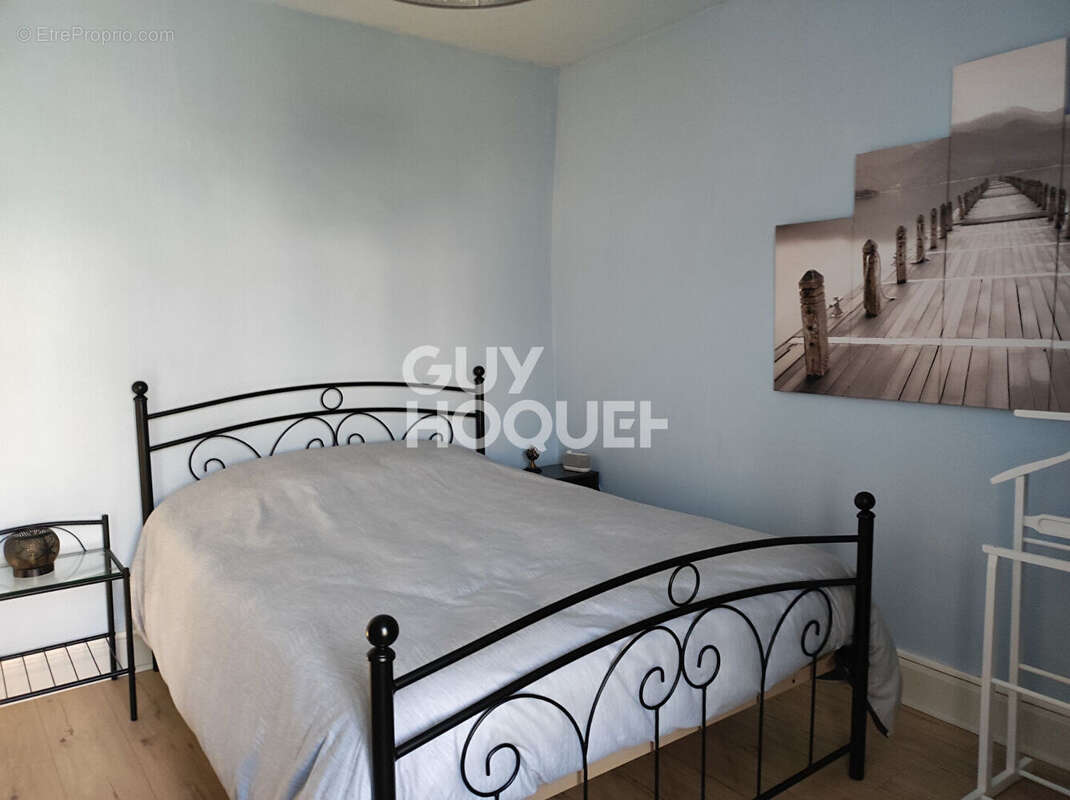 Appartement à NOIRETABLE