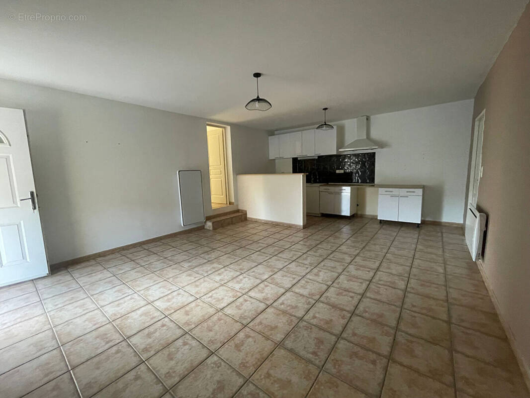 Maison à SAINT-SATURNIN-LES-AVIGNON