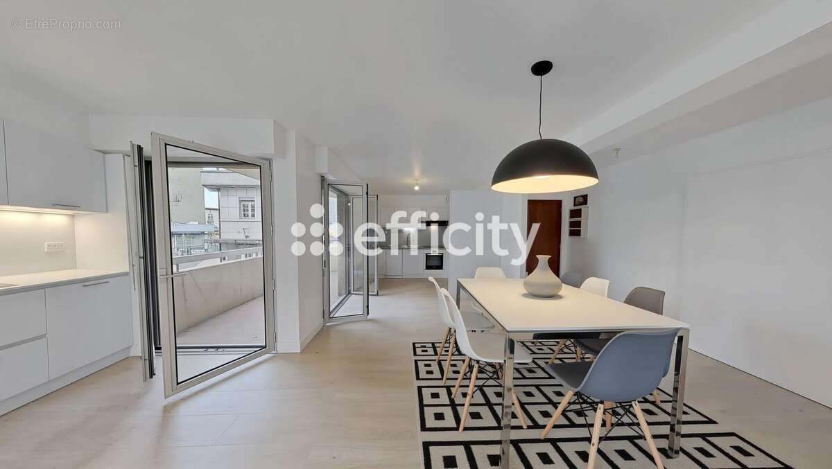 Appartement à LA ROCHE-SUR-FORON