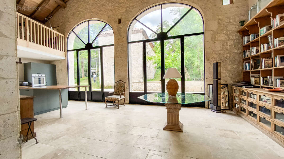 Maison à CASTELSAGRAT