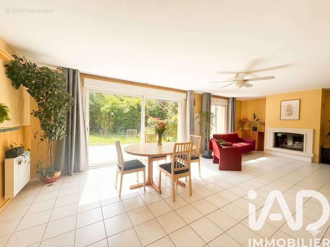 Photo 3 - Maison à CHAMPS-SUR-MARNE