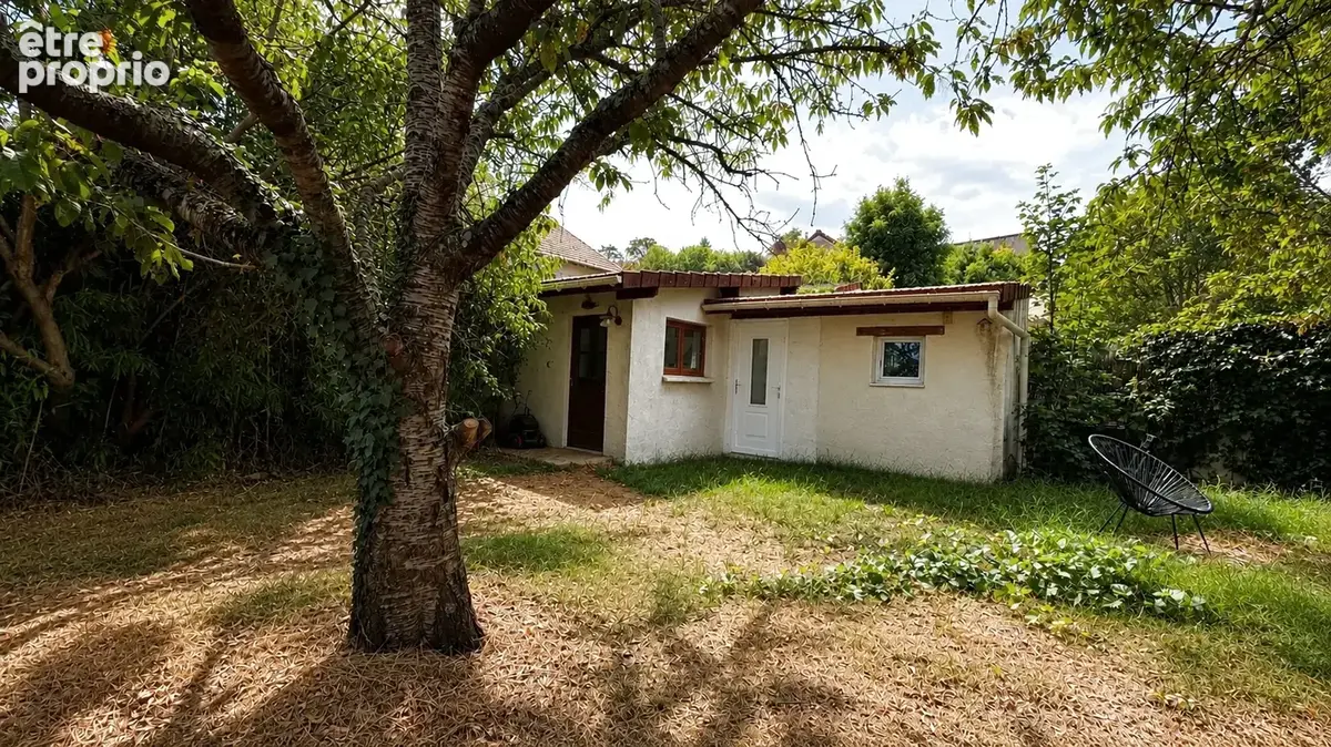 Maison de ville atypique avec jardin, terrasse et dépendance - photo 9