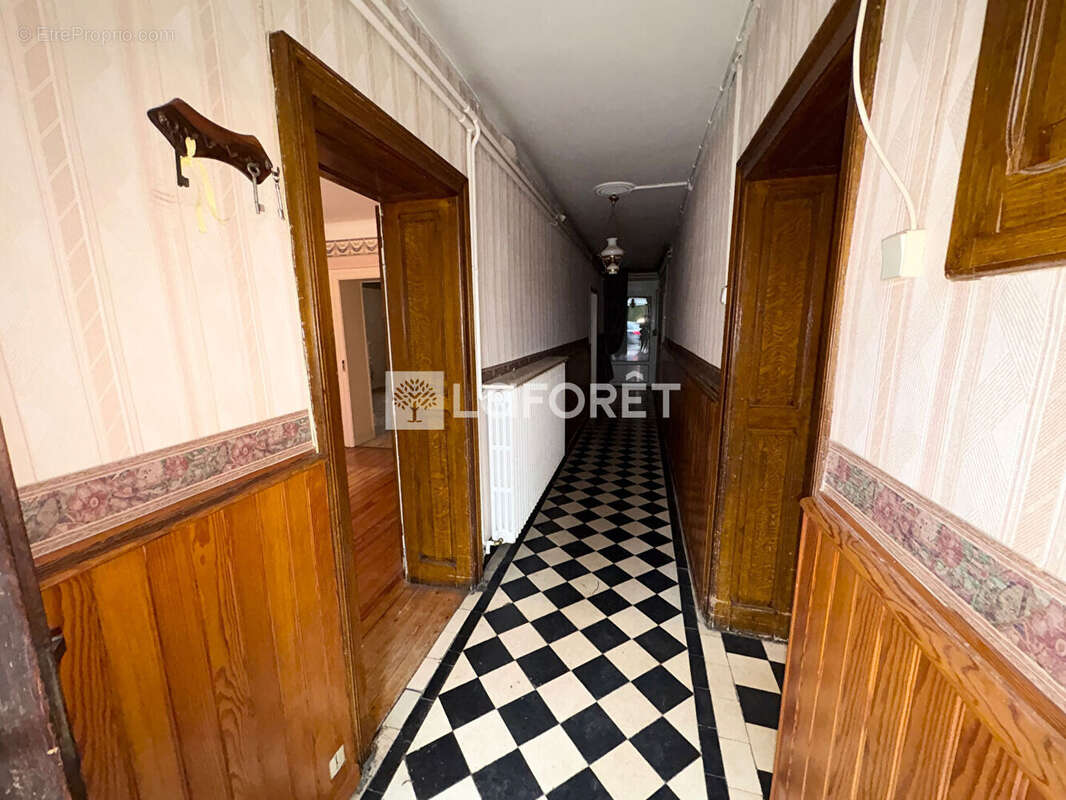 Maison à AY-SUR-MOSELLE