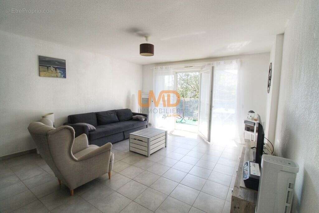Appartement T3 plus terrasse et parking - photo 4