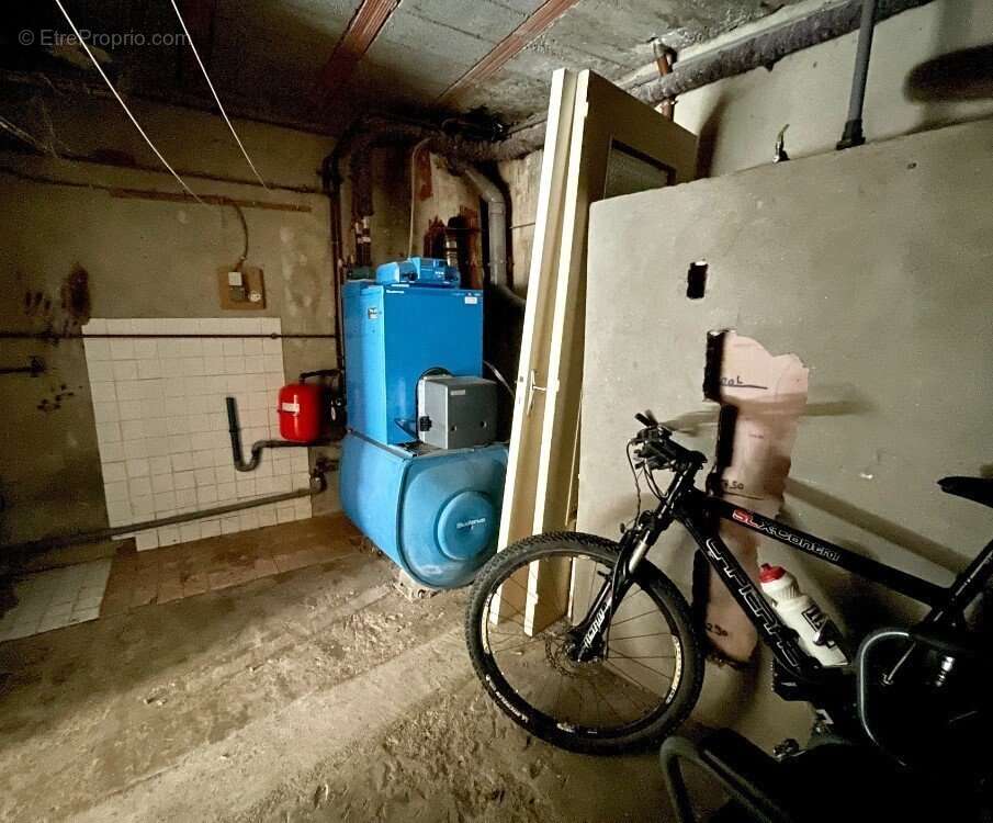 Maison à ENTRAYGUES-SUR-TRUYERE