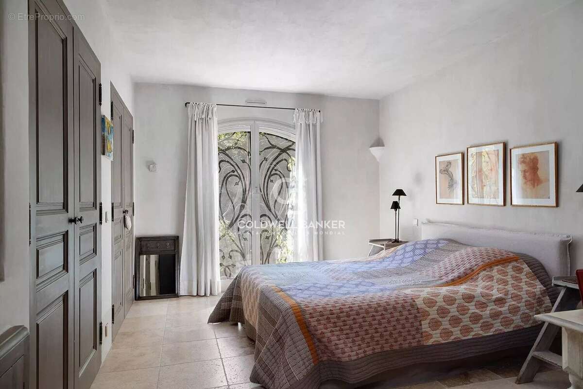 Maison à VALBONNE