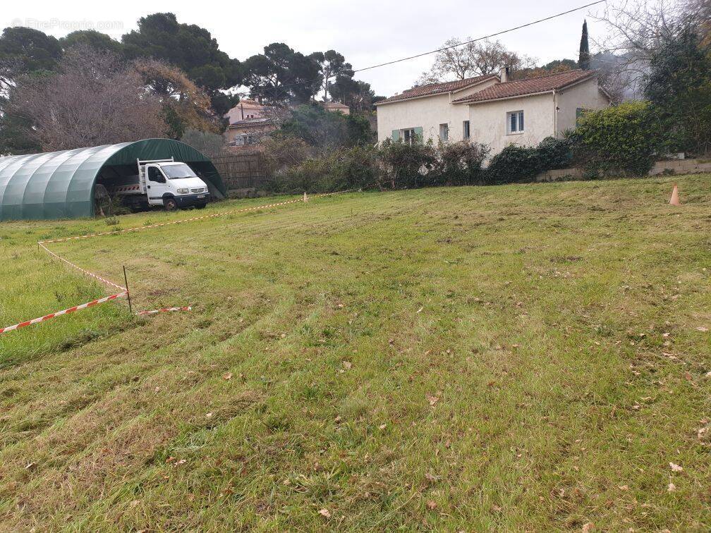 Terrain à SIX-FOURS-LES-PLAGES