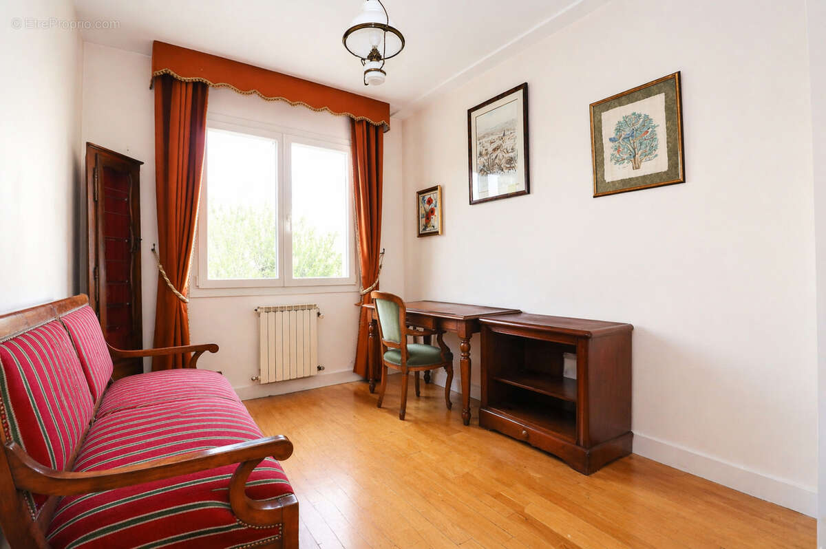 Maison à CORCELLES-LES-MONTS